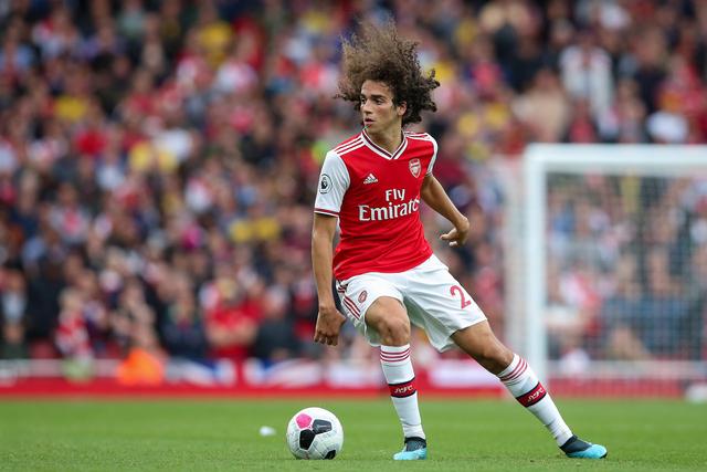 阿森纳0-1挖出新星！20岁小将让球迷改变偏见，过人+调度已成铁腰
