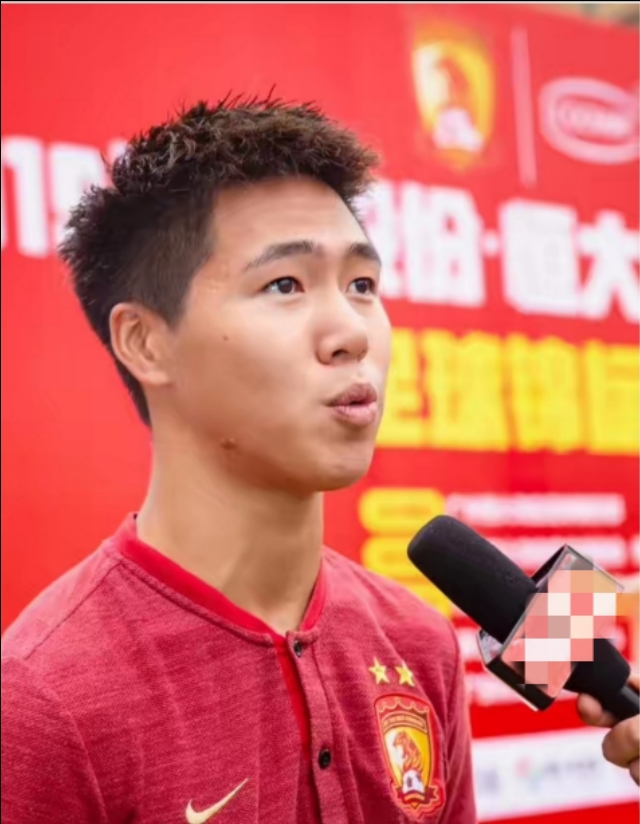 名记点评恒大足球,名记评恒大新队规