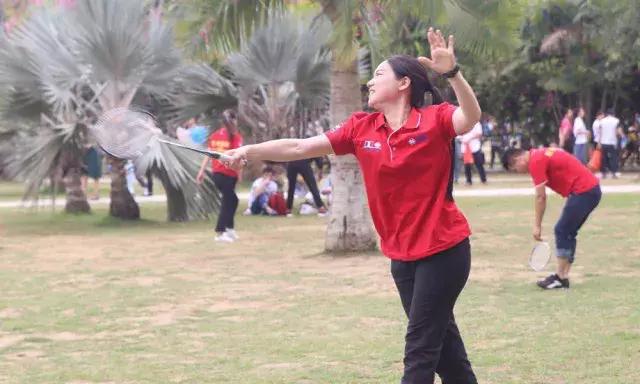 巨邦清明献花丨人间四月无心芳菲，上山看总设计师改革大步豪迈