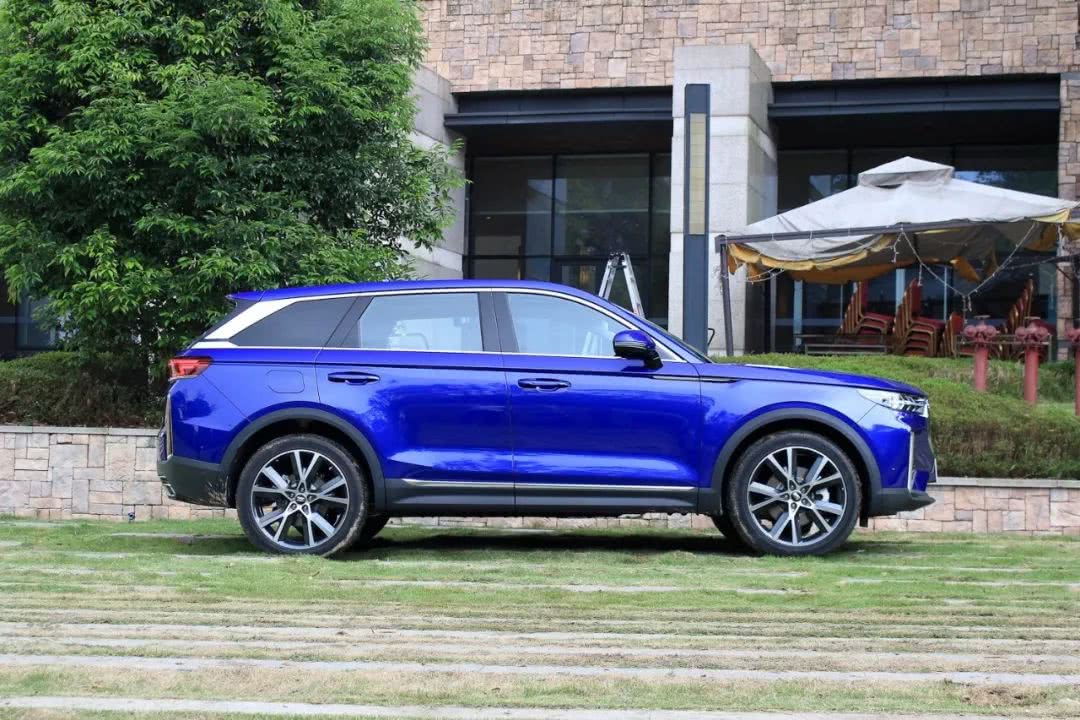 15万级动力流畅的奔腾t99家用首选,奔腾t99新款来了大五座空间不挑刺