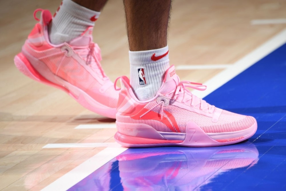 李宁回应炒鞋贩子,李宁安踏多款球鞋下架