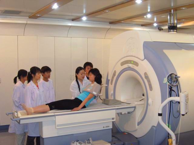 初中毕业学中医上哪个学校好啊,初中毕业可以上什么学校最有前途