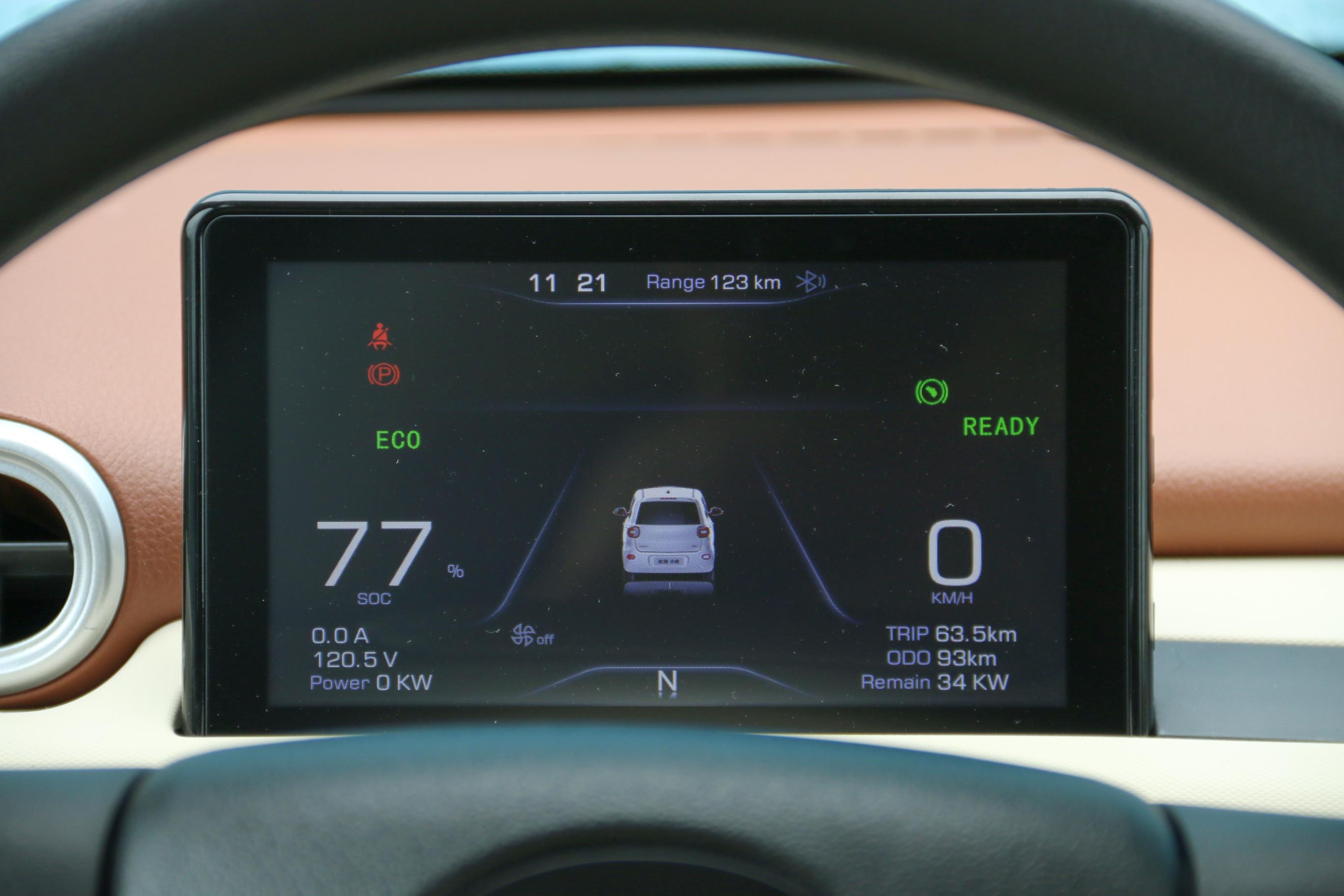 小虎试驾,小虎纯电动车