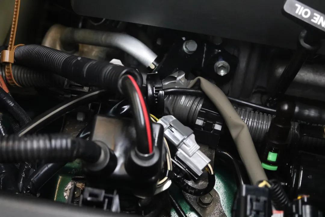 怪兽车翻新视频,怪兽搞老车