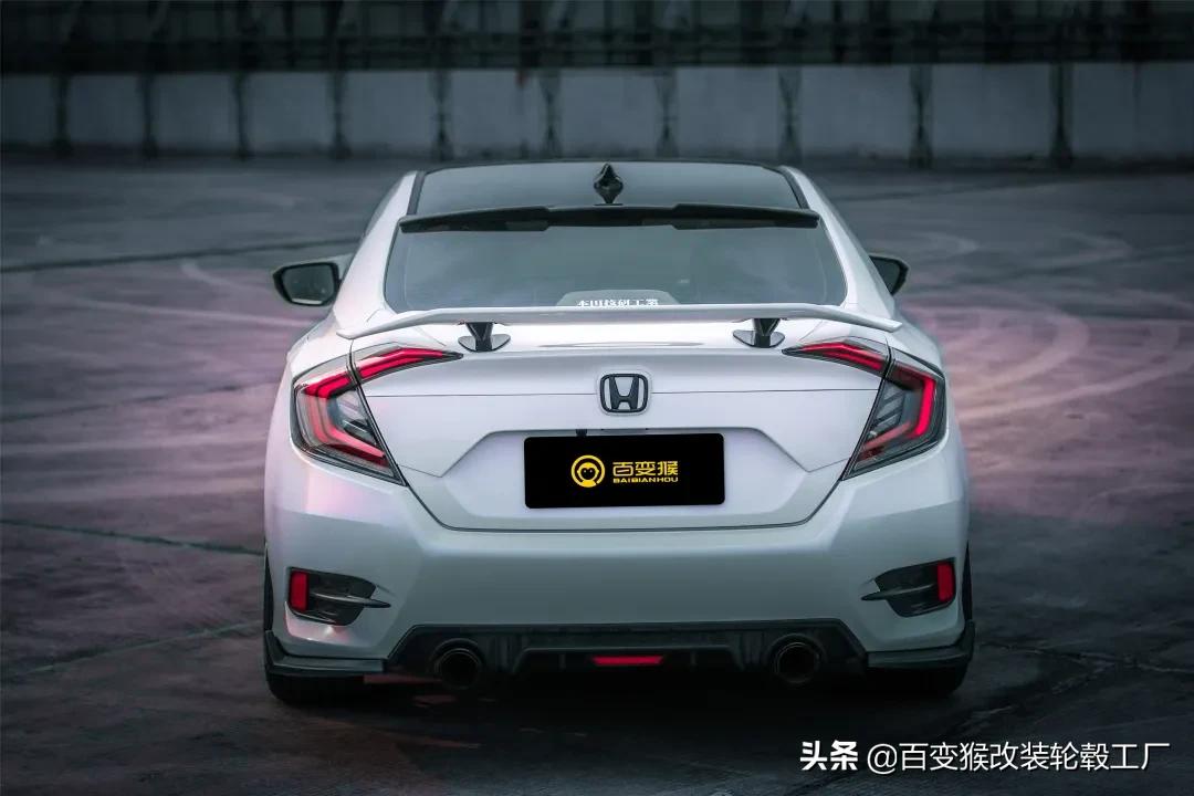 思域最新颜色改色,思域亮黑改色