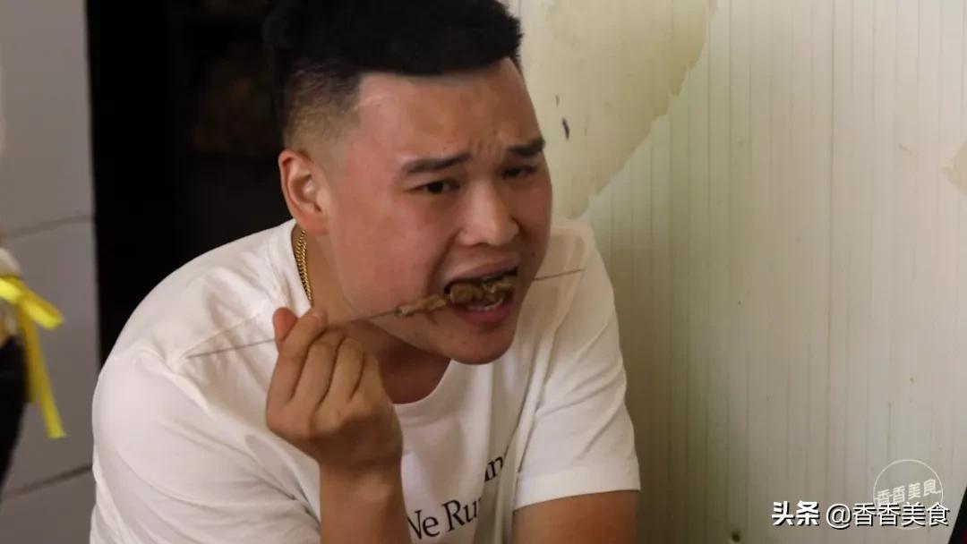 藏在巷子里的特色烧烤,老街里烧烤青岛