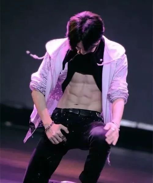 亲爱的热爱的韩商言腹肌,韩商言露出全部腹肌