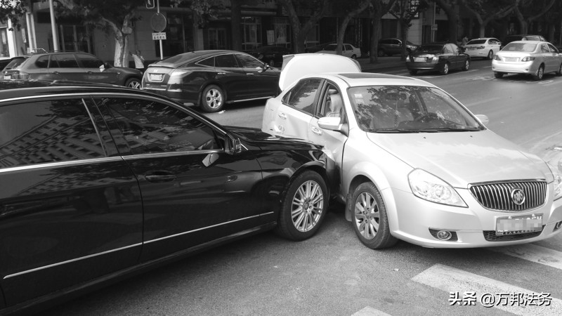 无证驾驶撞死人判刑了还用赔偿吗,无证驾驶撞死人判什么罪