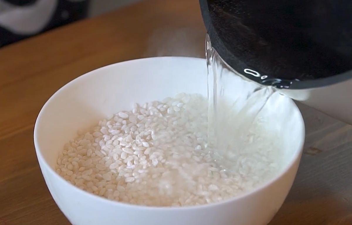 香菇大虾海鲜粥电饭煲做法,懒人版速冻虾海鲜粥的家常做法