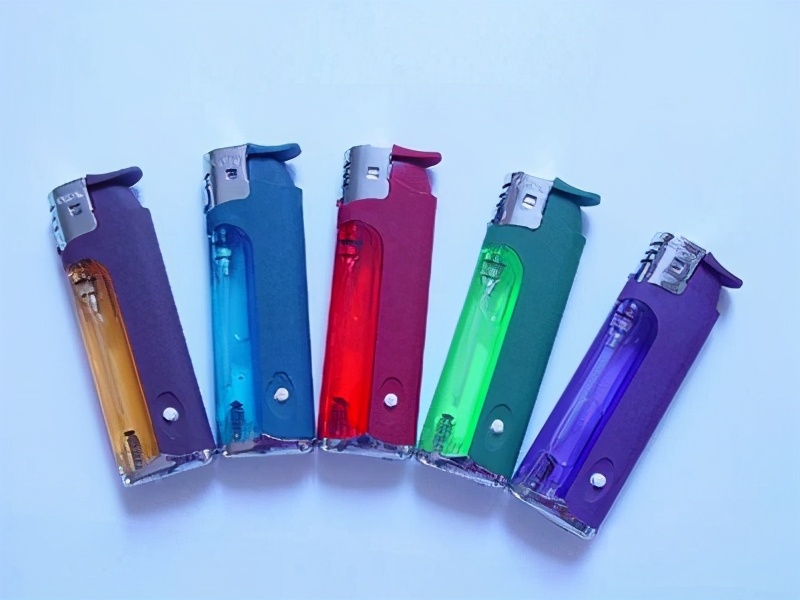 中国一元打火机风靡全球,中国1块钱打火机曾风靡全球