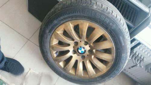 轮毂氧化导致轮胎漏气怎么办,汽车轮毂内部氧化怎么处理