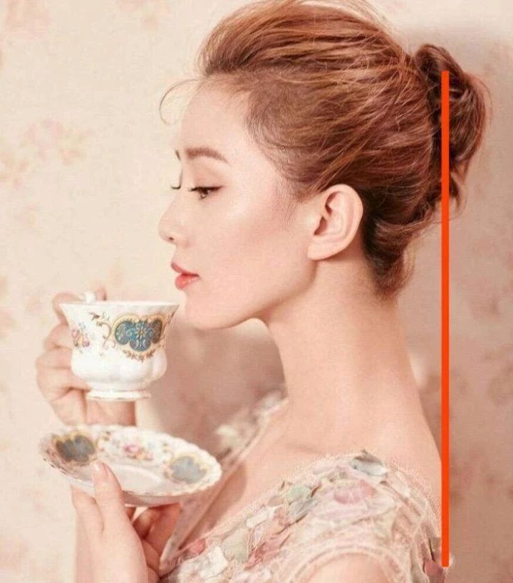 一个动作让你脖子变细,脖子又短又粗怎么办