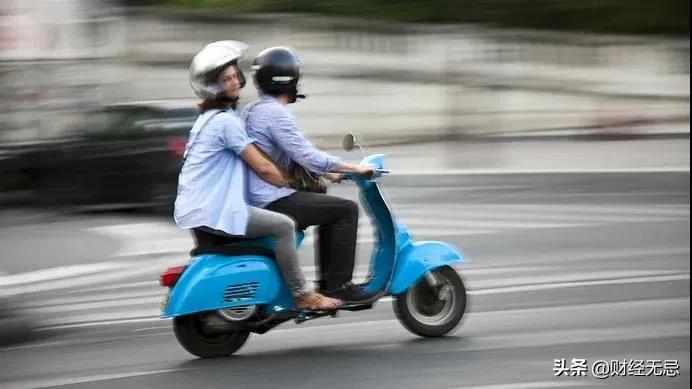 炒口罩没炒到，现在开始炒头盔？原来是同一批人