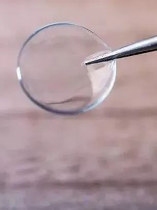 硬镜和软镜的区别,隐形眼镜硬镜和软镜区别