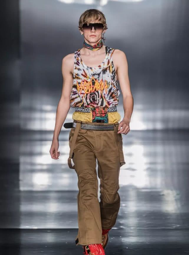 把裤子穿在肚脐上面会怎么样,把裤子扎进腰里的穿搭