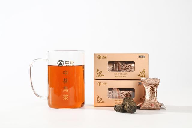 91年的中茶黑茶1700克价格,中茶黑茶小金花