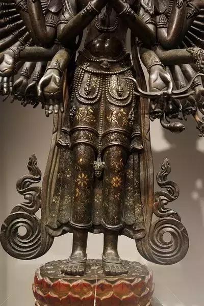 清代铜鎏金佛像的鉴定,清代铜鎏金无量寿佛像