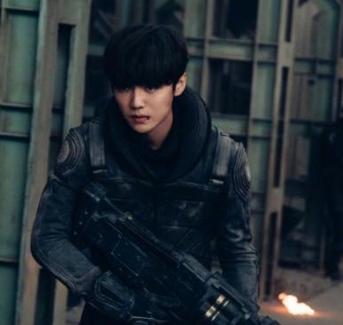 鹿晗上海堡垒手办,鹿晗上海堡垒路演粉丝娃娃