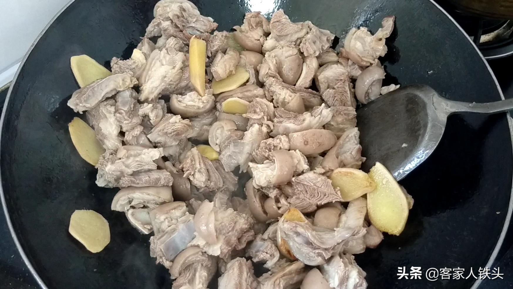 冬天的羊肉怎么样烧才好吃,天冷了炖点羊肉最正宗的做法