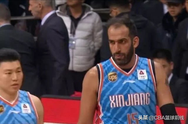 新疆锋线组合高效合砍37分,新疆队2大高手砍40分