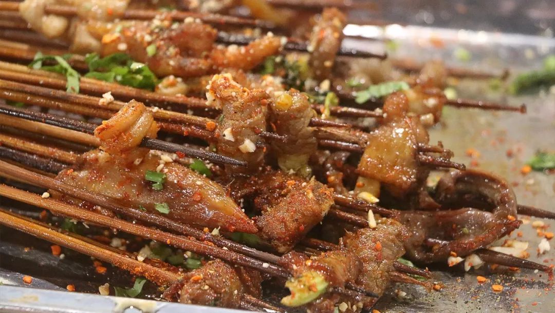 乐山是一个美丽的城市,乐山一个为了吃而来的城市