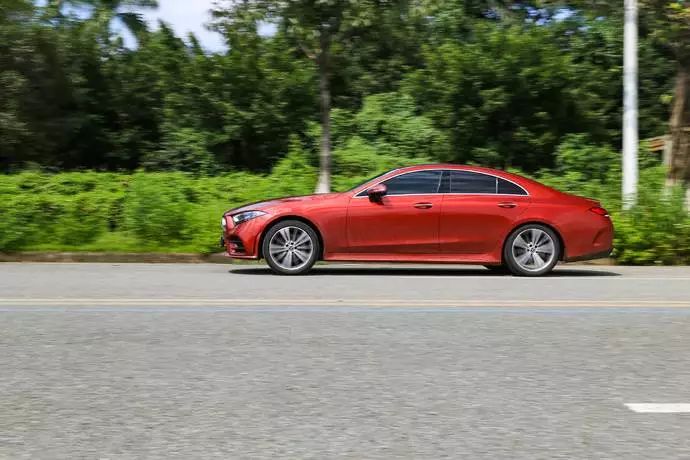 去年我们实测过的轿车里，这8台都有一个“第一”