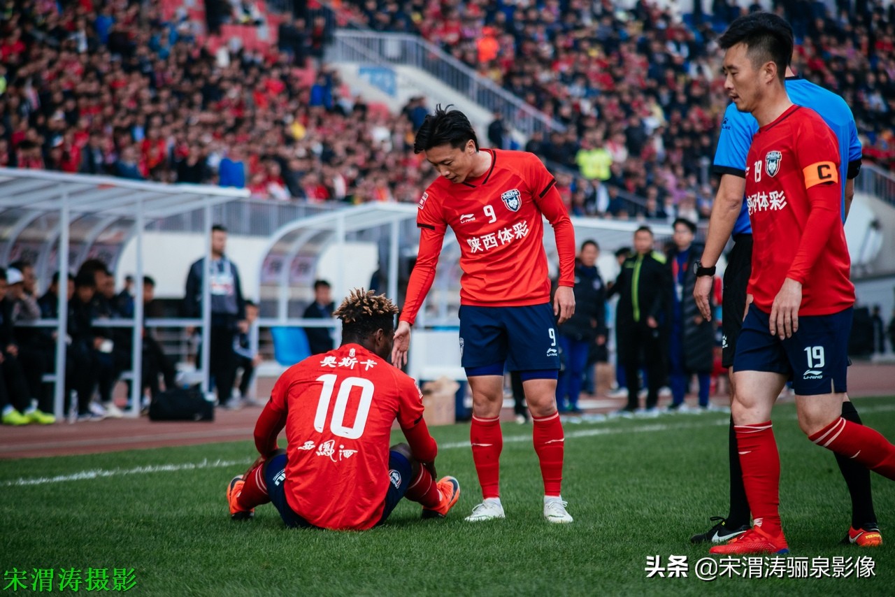 他有意识，脚下的控球和突破技术，任意球出色，左脚打门力量奇大