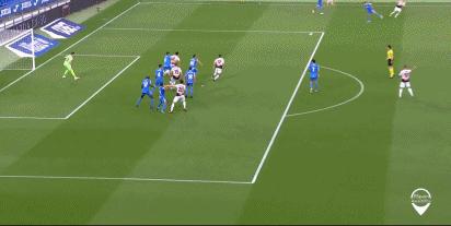 武磊推空门,推武磊