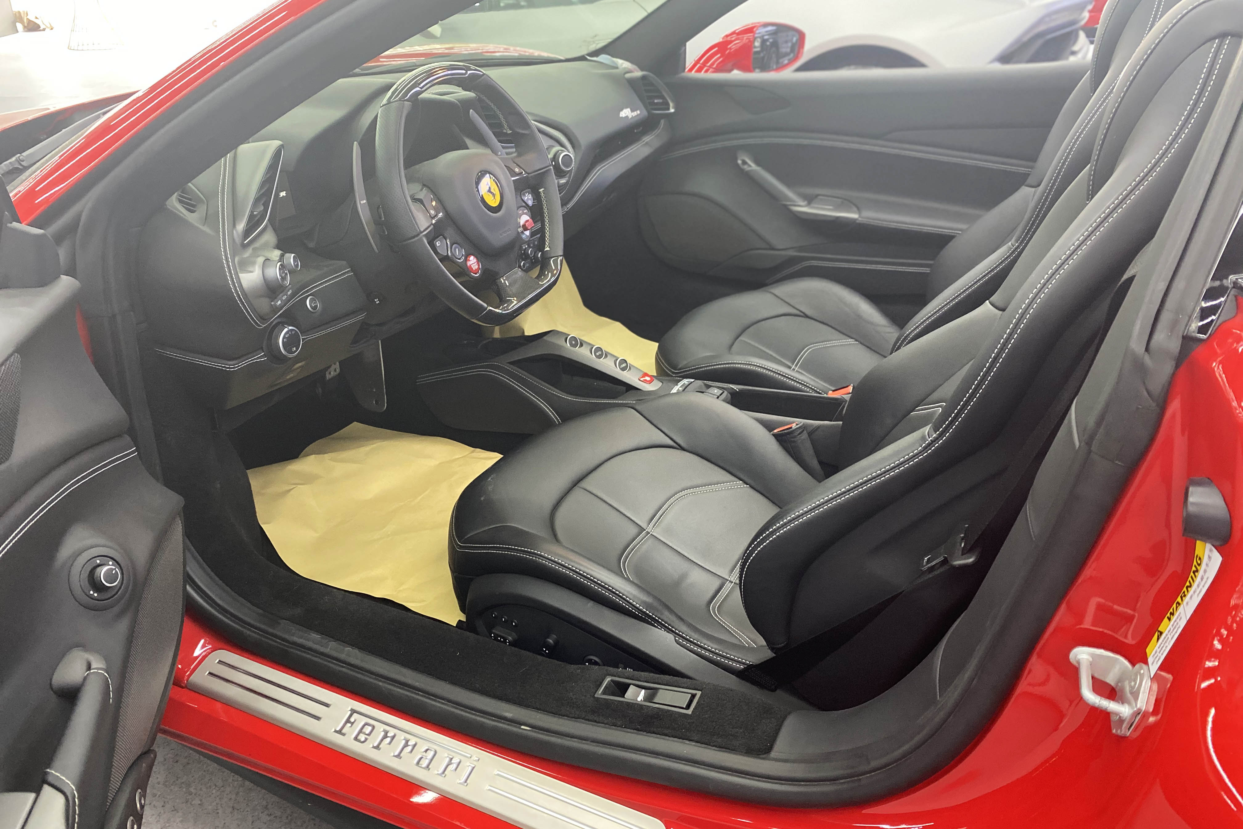 300000买的法拉利488修复,2018年的法拉利488还值多少