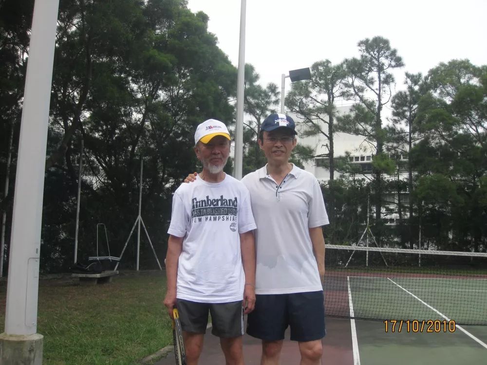 高锟获得诺贝尔奖颁奖现场,高锟多少岁患上了脑退化症