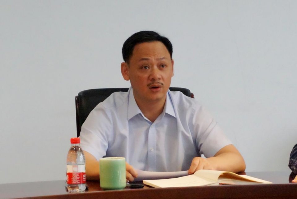 占旭刚2008举重冠军,占旭刚2000年举重央视解说