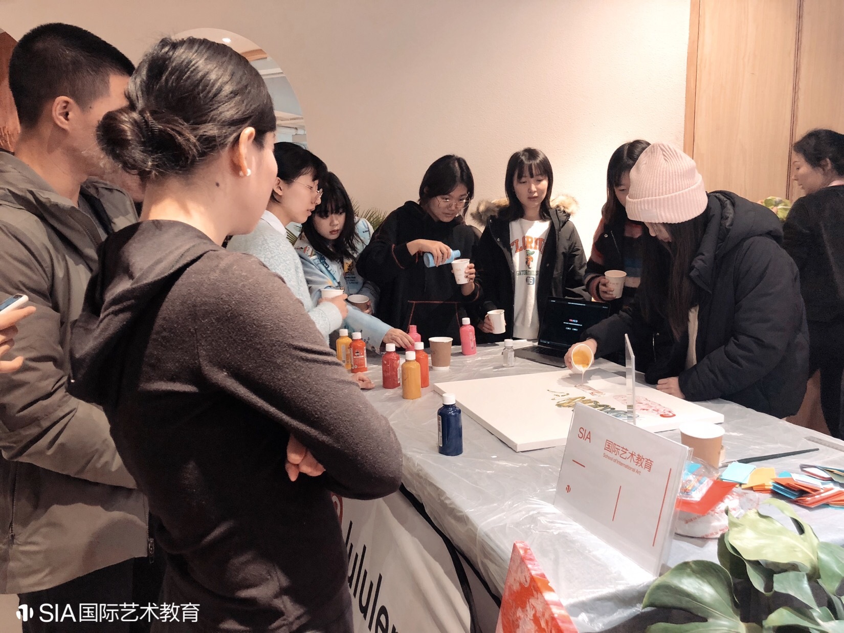 SIA速递|年薪多少万才能实现lululemon自由？