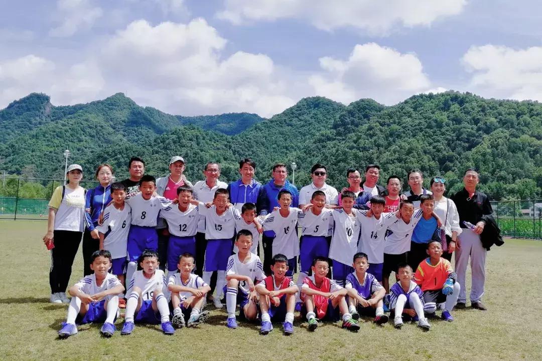 热烈祝贺足球俱乐部夺冠,榆林17届足球联赛冠军