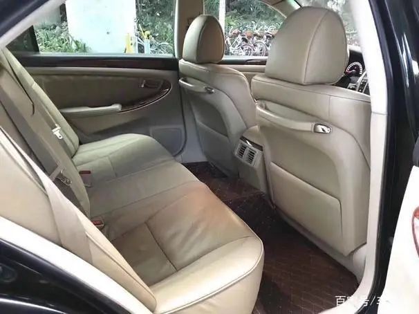 10万左右的丰田皇冠,花10多万买二手豪车划算吗