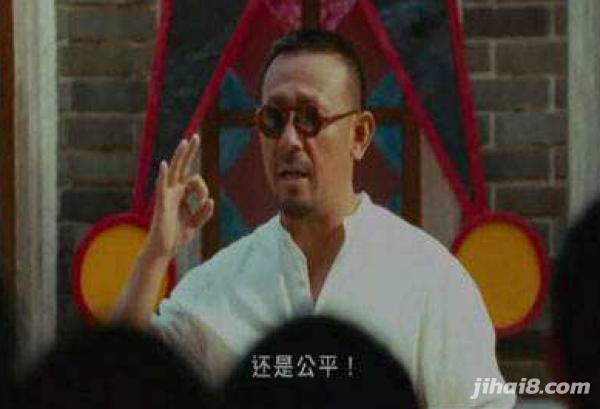 英超名哨var判罚引争议遭围堵,英超var最新比赛