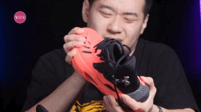 600块入手UA最强团队鞋！它居然不板砖了你敢信？