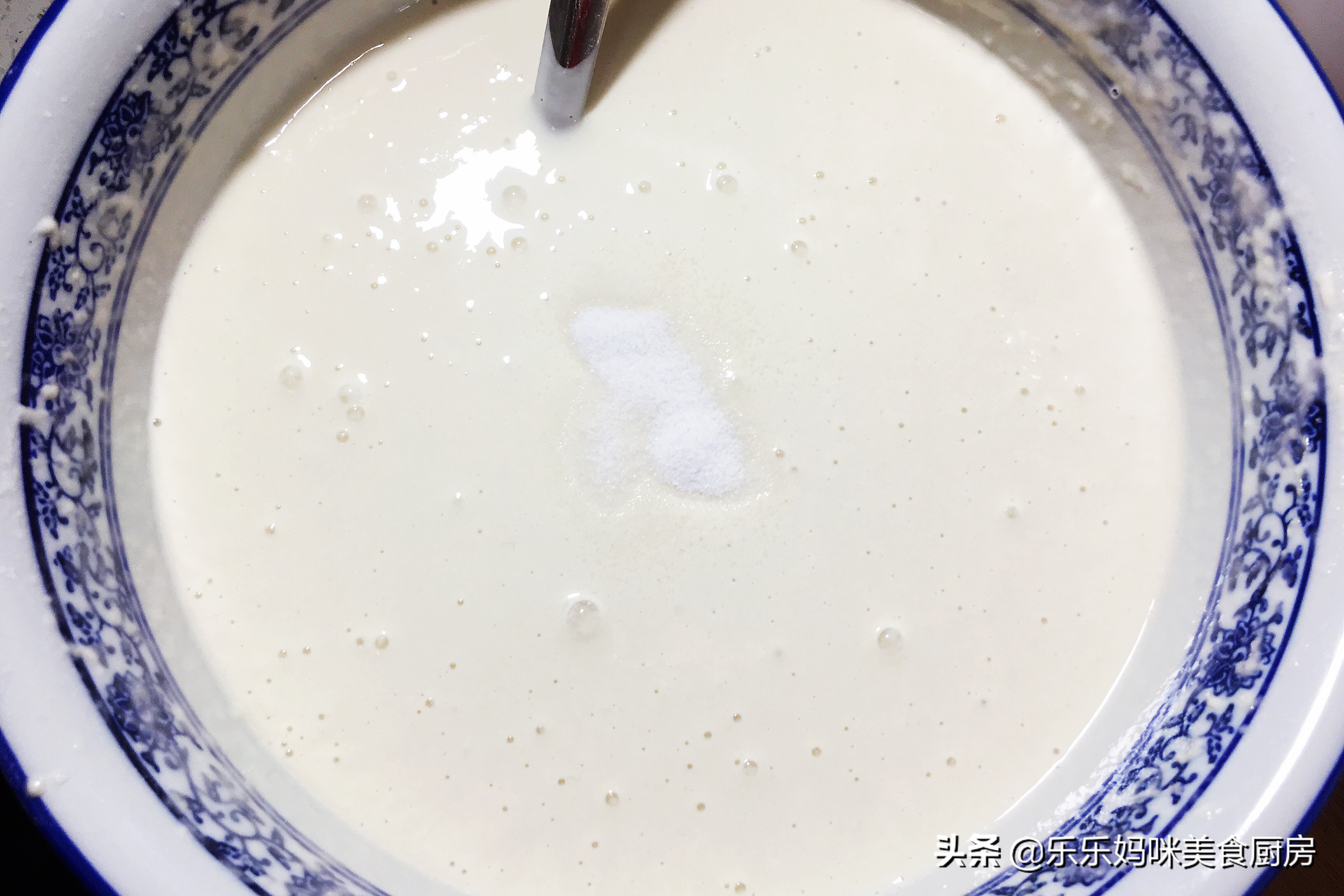 在家蒸凉皮揭不下来怎么回事,为什么自己蒸凉皮会开裂