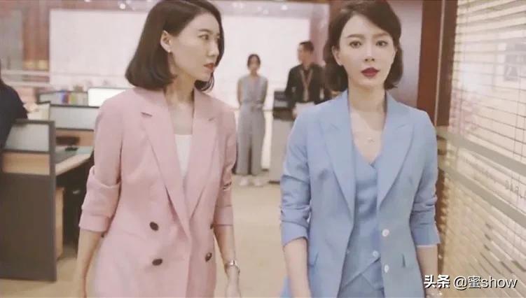 气质穿搭职场简约,陈数职场穿衣搭配