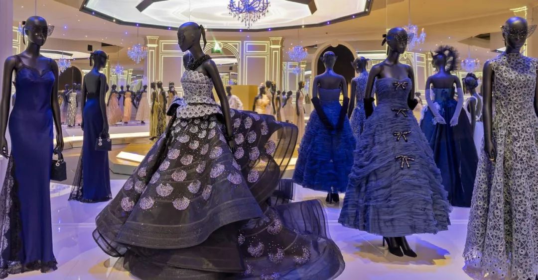 鏆戝亣鑹烘湳灞曡,鏆戞湡淇偧鎵嬪唽