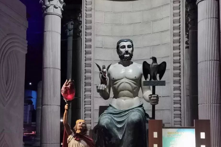 西安钟楼山寨版,钟楼的真实现状