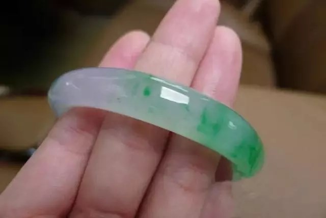 大涨的翡翠原石,9000块翡翠