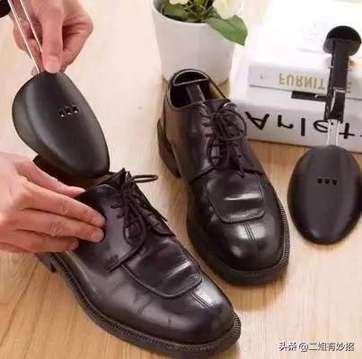 皮鞋受潮内部发霉怎么清洗,皮鞋发霉了怎么修复最好