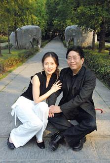 余秋雨辞职是哪一年,余秋雨现在怎样了