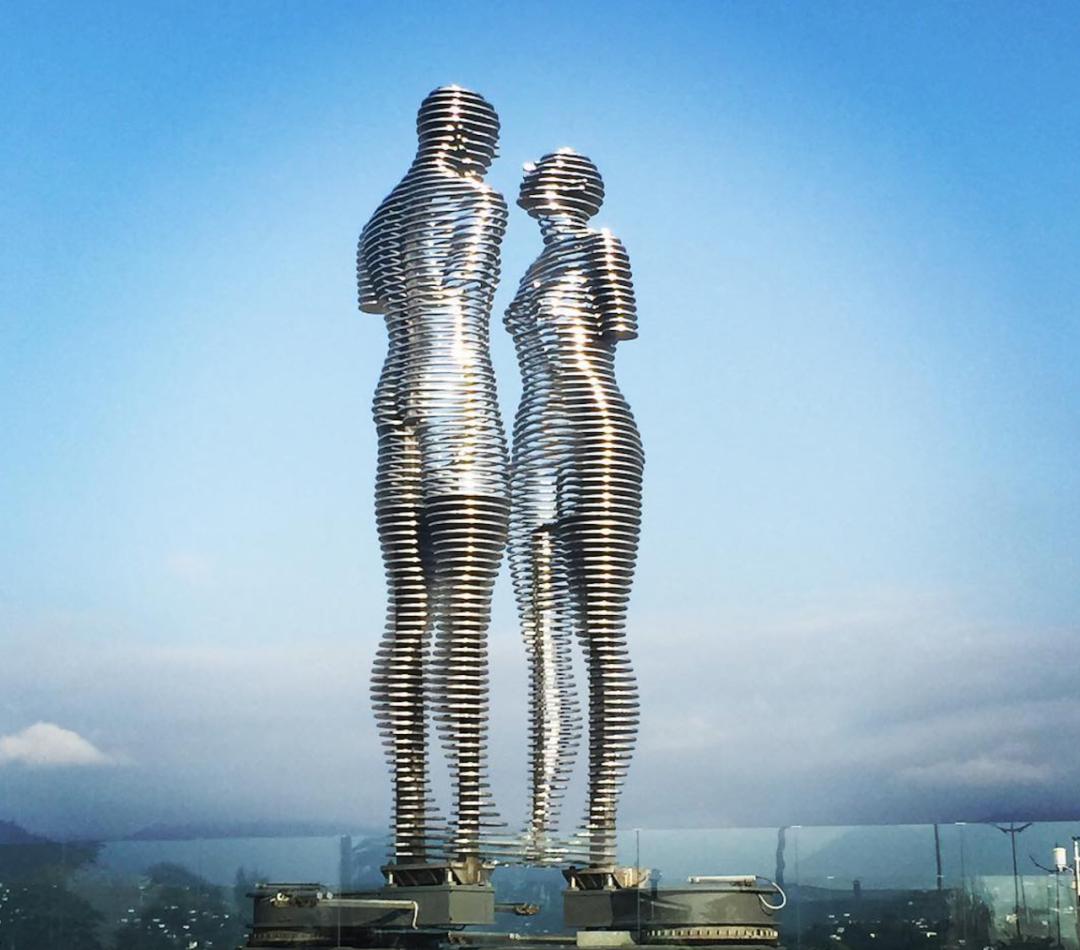 地球的雕塑,地球上的奇异建筑