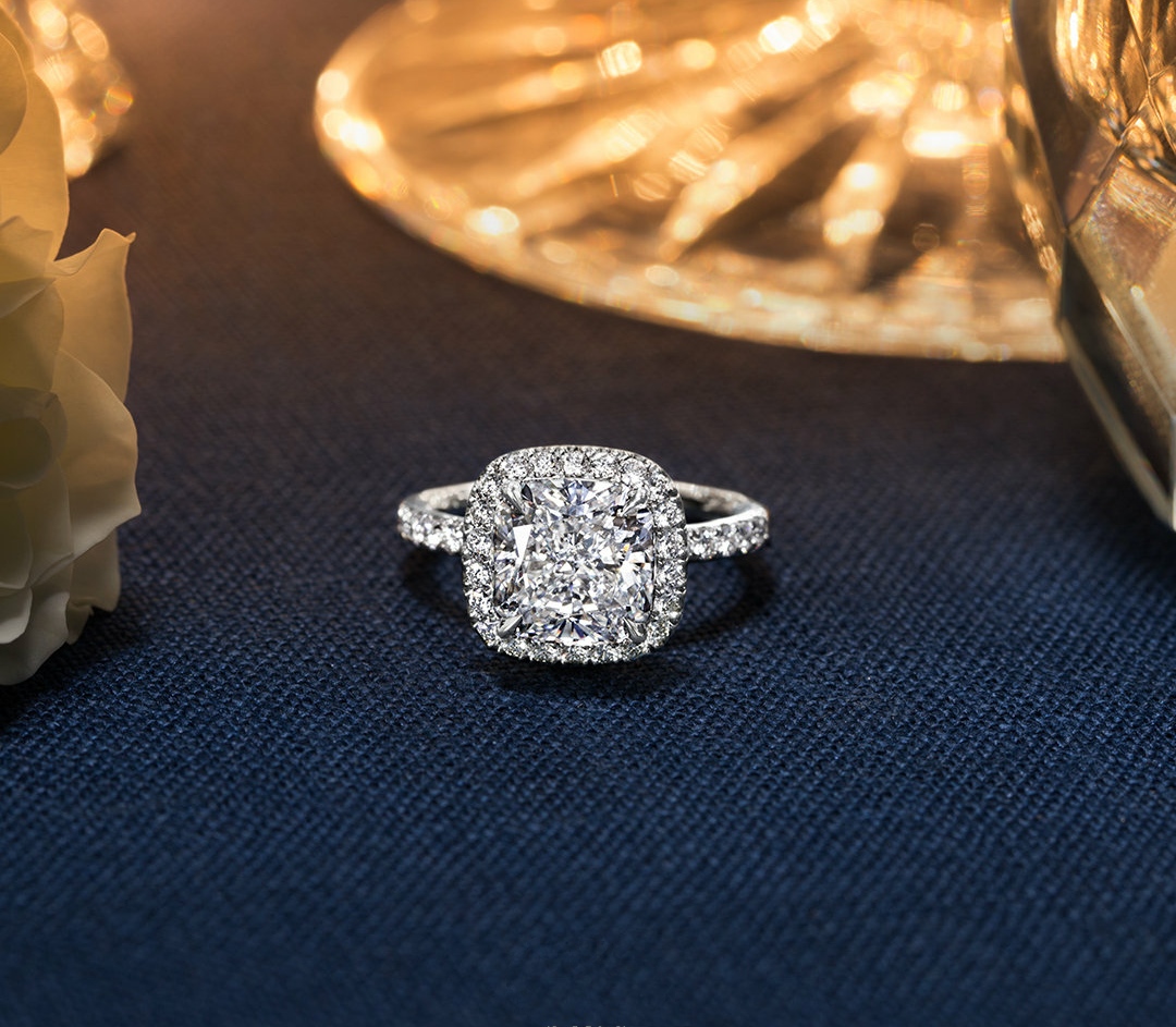 一般买什么样的钻戒比较好,现在买什么牌子的钻戒比较好