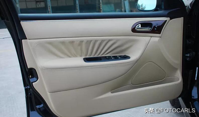 十年前的领导座驾,老款标致总统座驾