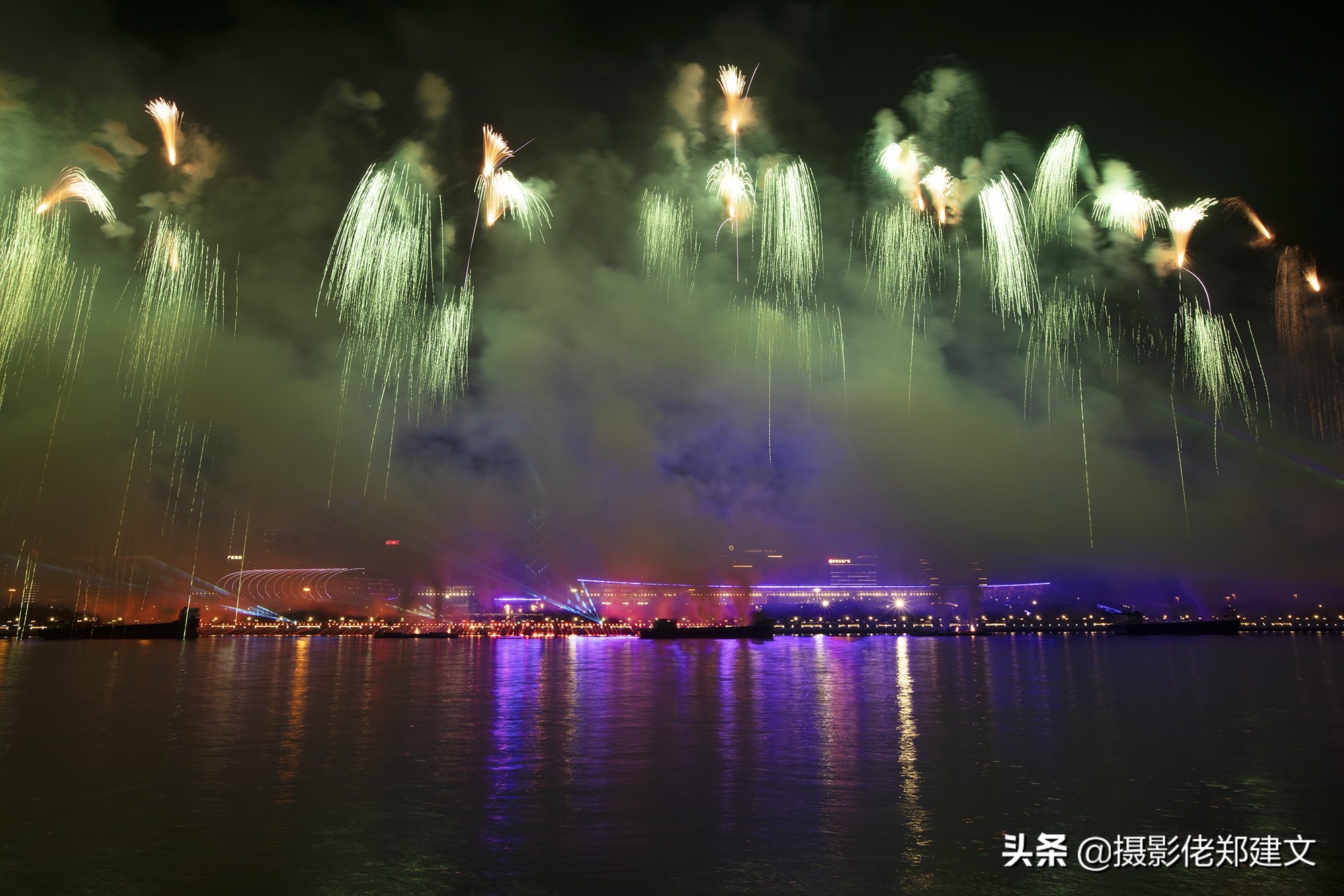 广州市70周年烟花汇演,70周年联欢晚会烟花视频