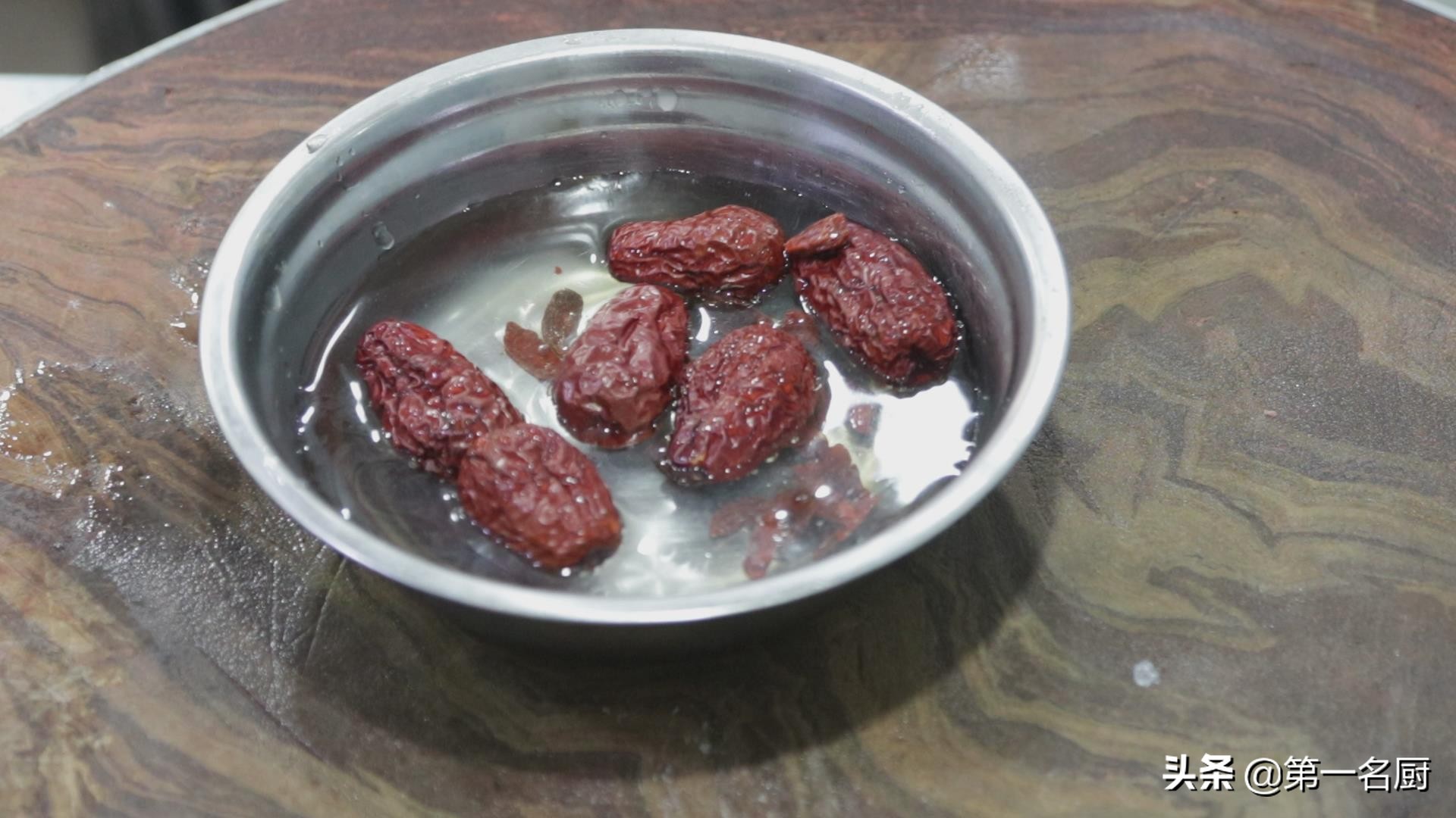 如何将清炖甲鱼汤炖的粘稠,甲鱼汤怎样炖才好喝又白