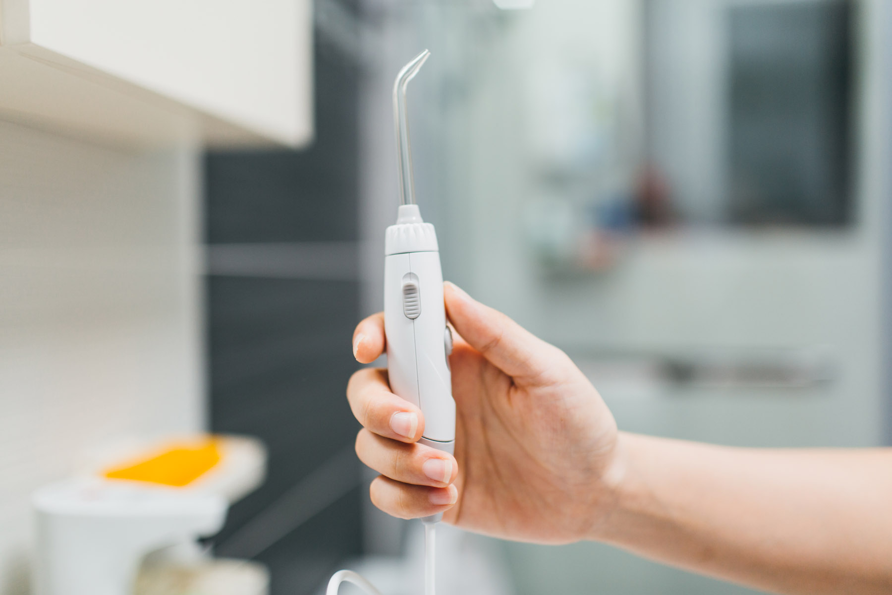 冲牙器台式和便携式哪种好,便携式冲牙器真实评测推荐第一名