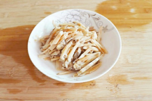 干墨鱼家用炒菜,干墨鱼不用碱泡发的正确方法